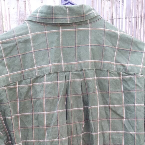 St. John's Bay Flannel Green Plaid Button Up - LG - Picture 10 of 12